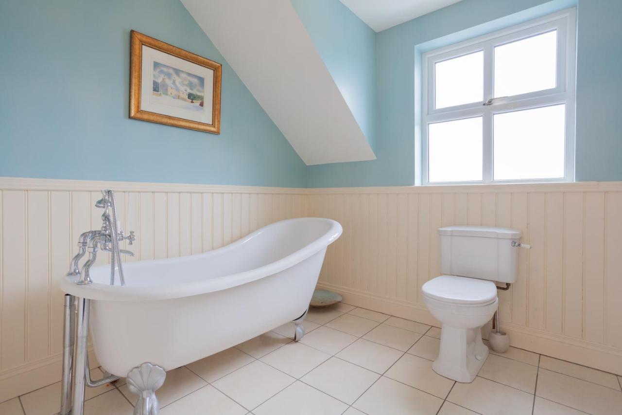 הוילה Kilcoo Beautiful Mountain Views & Private Hot Tub מראה חיצוני תמונה