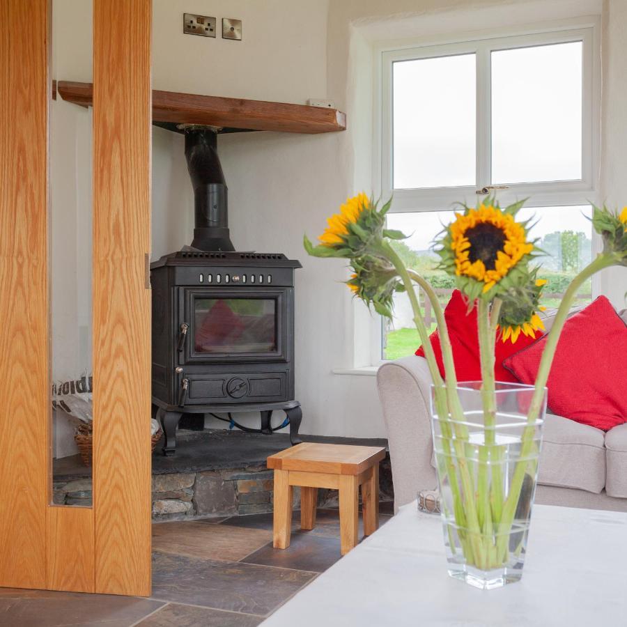 הוילה Kilcoo Beautiful Mountain Views & Private Hot Tub מראה חיצוני תמונה