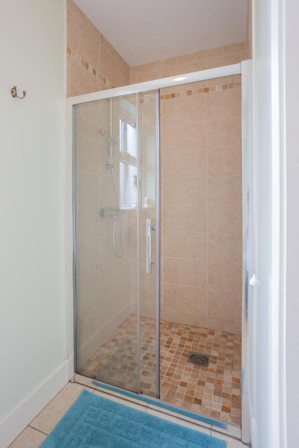 הוילה Kilcoo Beautiful Mountain Views & Private Hot Tub מראה חיצוני תמונה